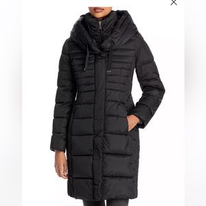Tahari Casey Oversized Hood Puffer Coat. Size small